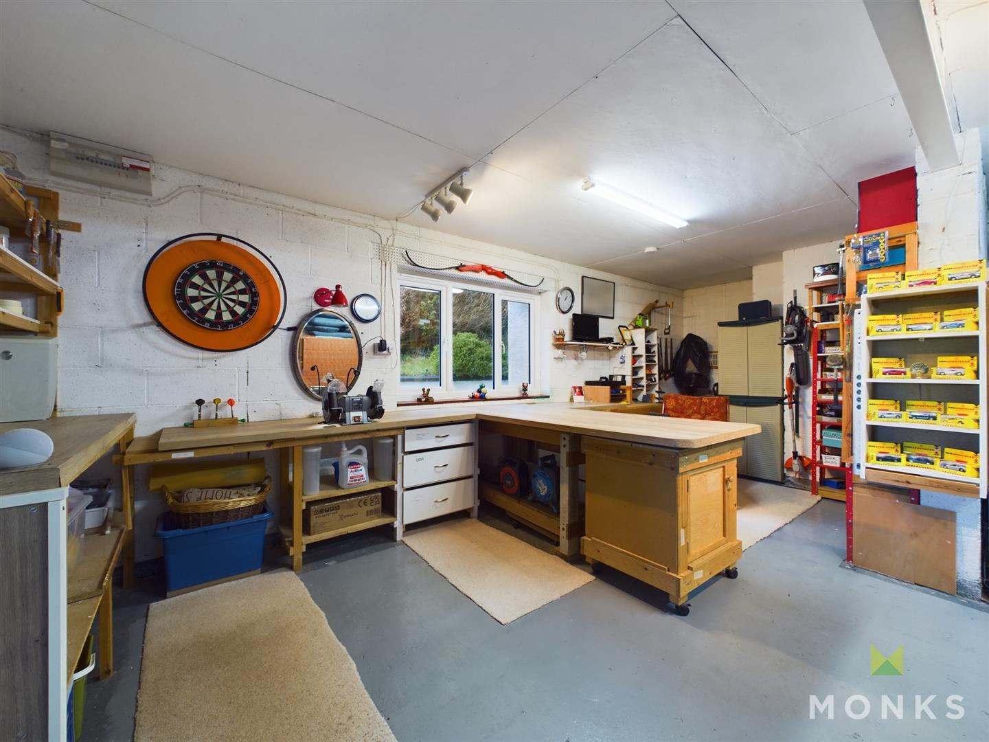 Stoneleigh 5 Llwyn Y Garth, Llanfyllin, SY22 5JZ SSTC